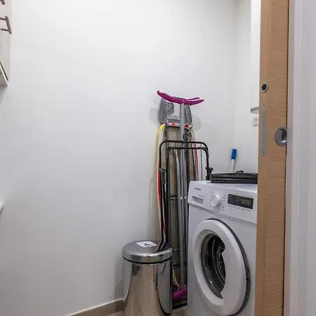 2 Bedrooms With Terrace 100 Metres From The Sea Cannes