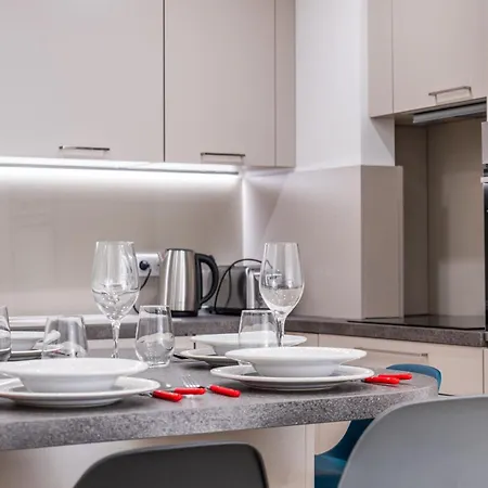 2 Bedrooms With Terrace 100 Metres From The Sea Apartment Cannes