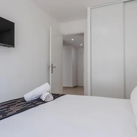 2 Bedrooms With Terrace 100 Metres From The Sea Apartment Cannes