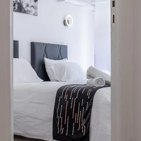 2 Bedrooms With Terrace 100 Metres From The Sea * Cannes