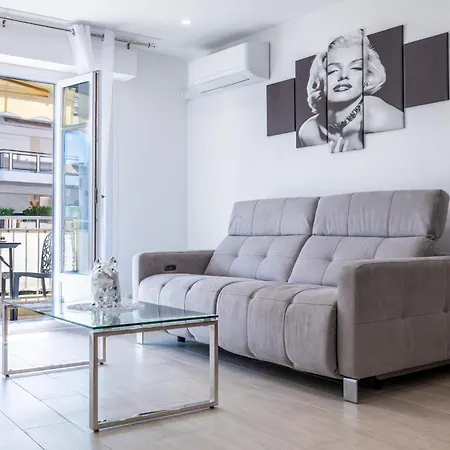 Apartment 2 Bedrooms With Terrace 100 Metres From The Sea Cannes